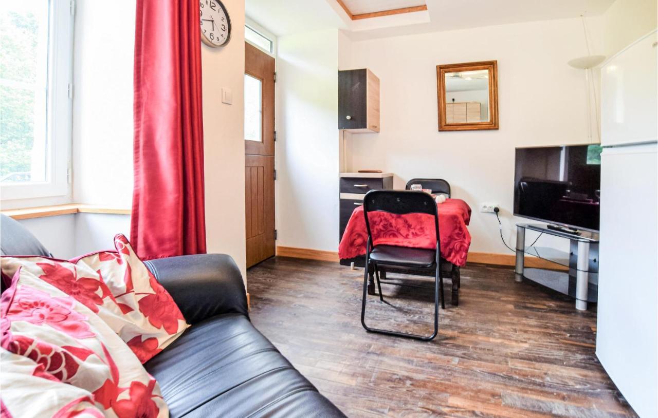 Awesome Home In Saint-Sever-Calvados With Kitchen Esterno foto
