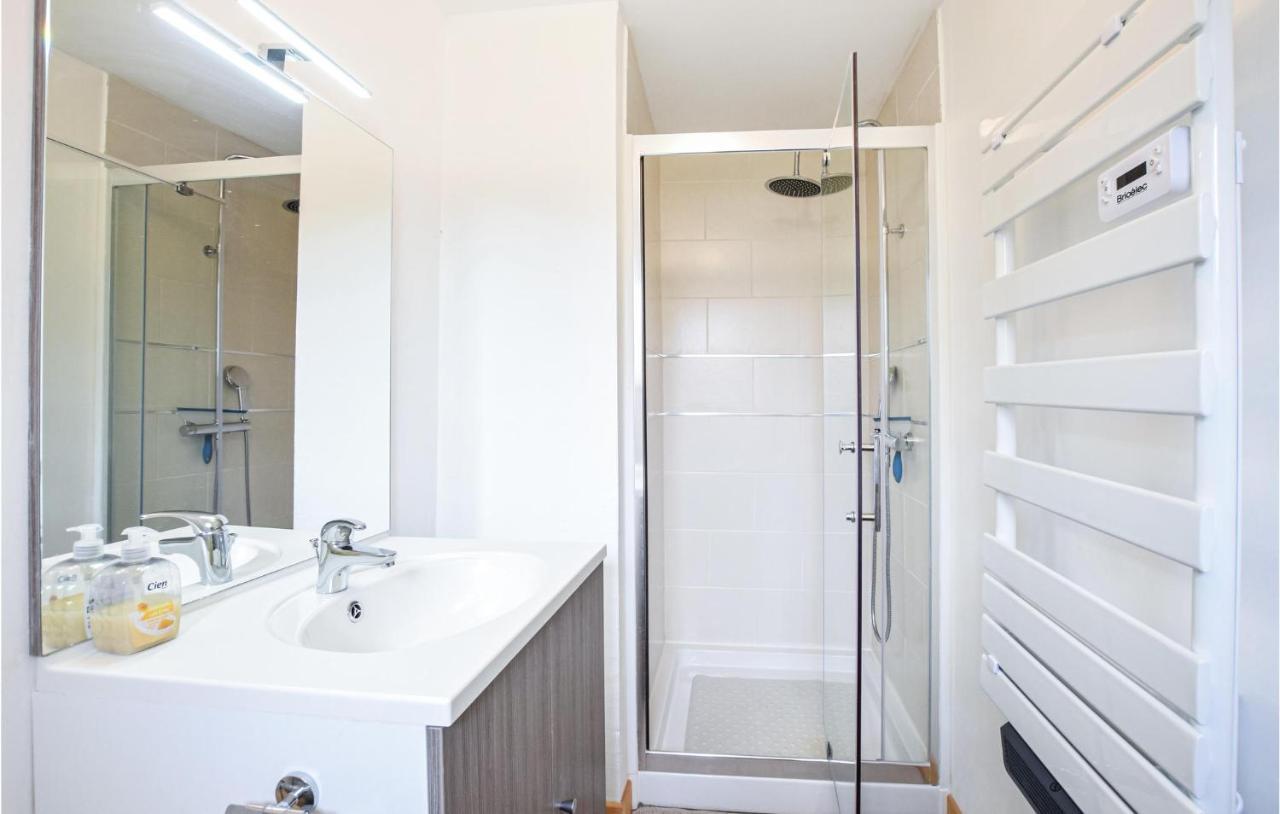 Awesome Home In Saint-Sever-Calvados With Kitchen Esterno foto