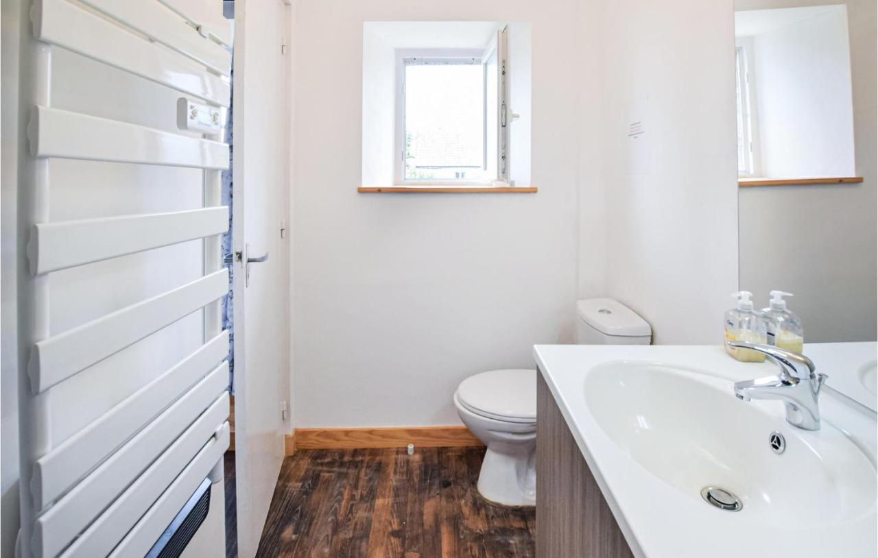 Awesome Home In Saint-Sever-Calvados With Kitchen Esterno foto